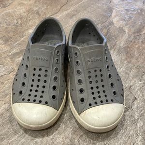 Native toddler shoes size C7